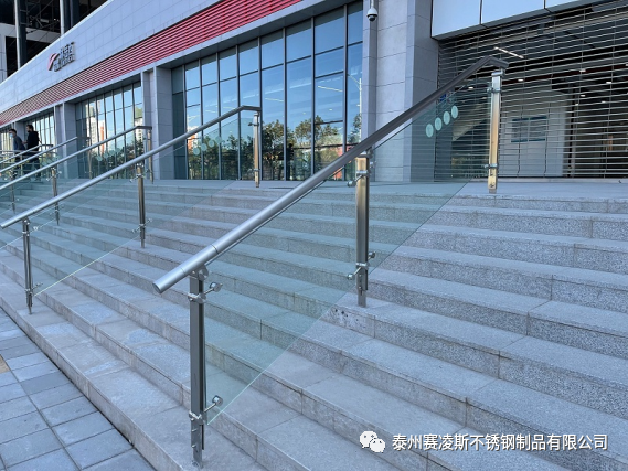 佛山2號(hào)線地鐵站立柱
